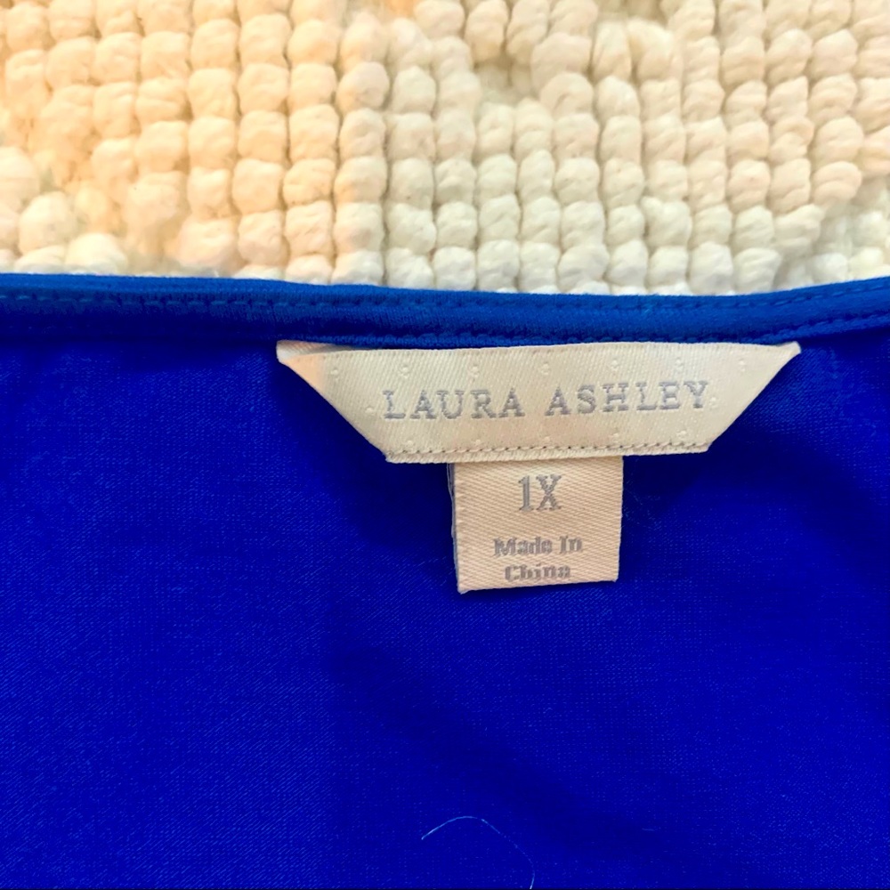 Gorgeous royal blue bedazzled blouse - Picture 5 of 5